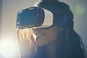 What Business Owners Should Do in The Face of Virtual Reality